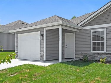 3827 NW 93rd Street, Kansas City, MO 64154