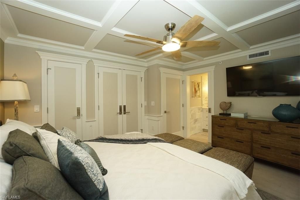 480 5th St S, Unit 102, Naples, FL 34102 Photo