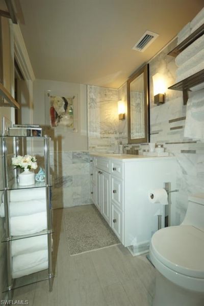 480 5th St S, Unit 102, Naples, FL 34102 Photo