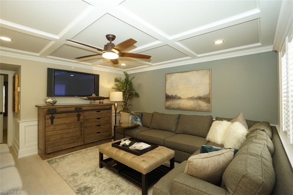 480 5th St S, Unit 102, Naples, FL 34102 Photo