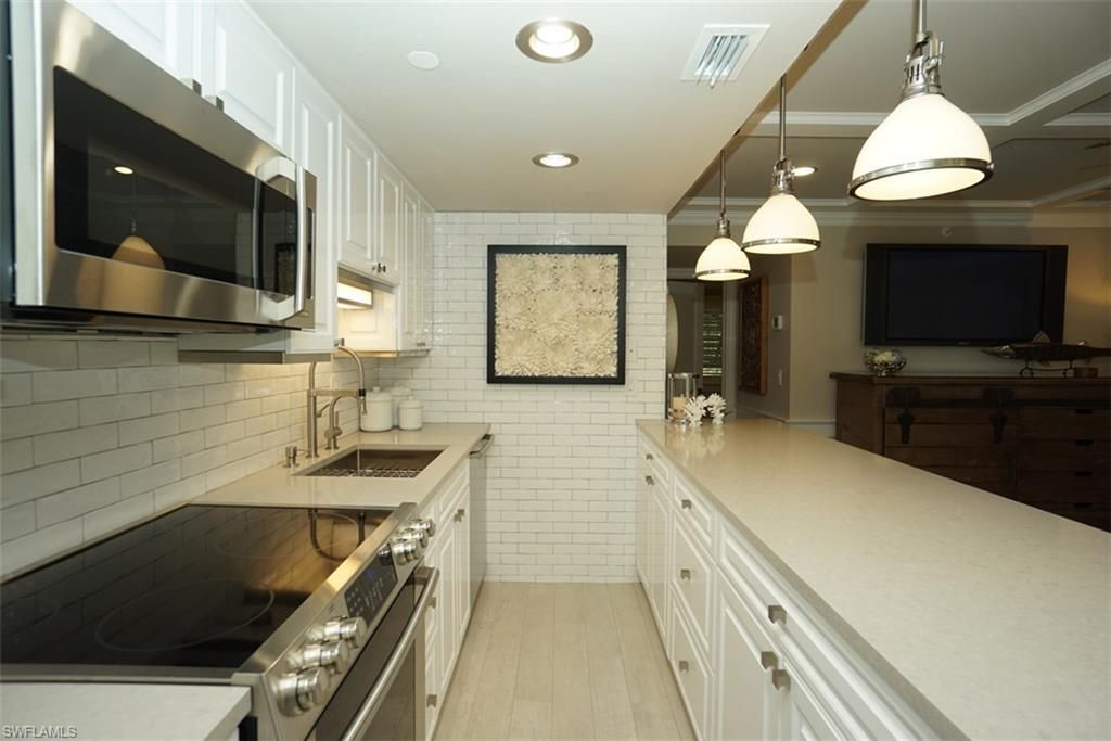 480 5th St S, Unit 102, Naples, FL 34102 Photo