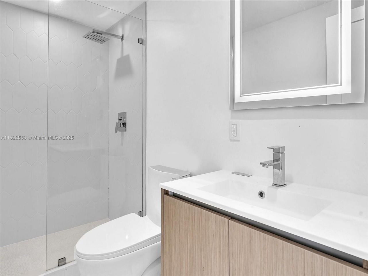 11900 N Bayshore Dr, Unit 1-8, North Miami, FL 33181 Photo