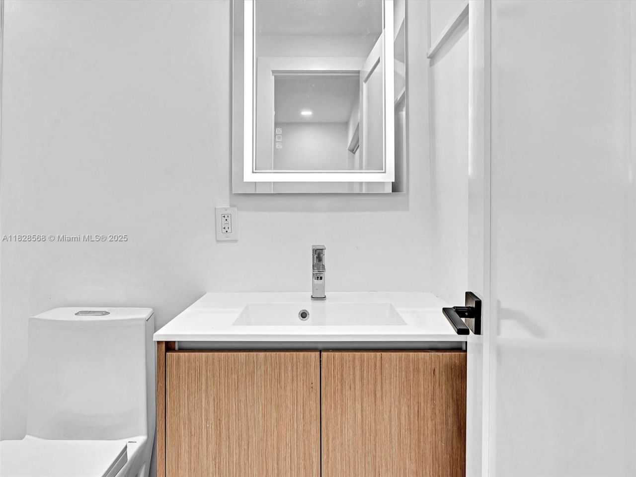 11900 N Bayshore Dr, Unit 1-8, North Miami, FL 33181 Photo