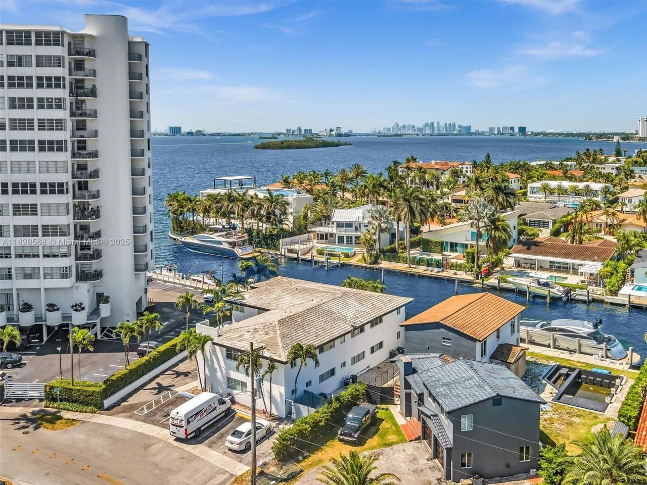 11900 N Bayshore Dr, Unit 1-8, North Miami, FL 33181 Photo