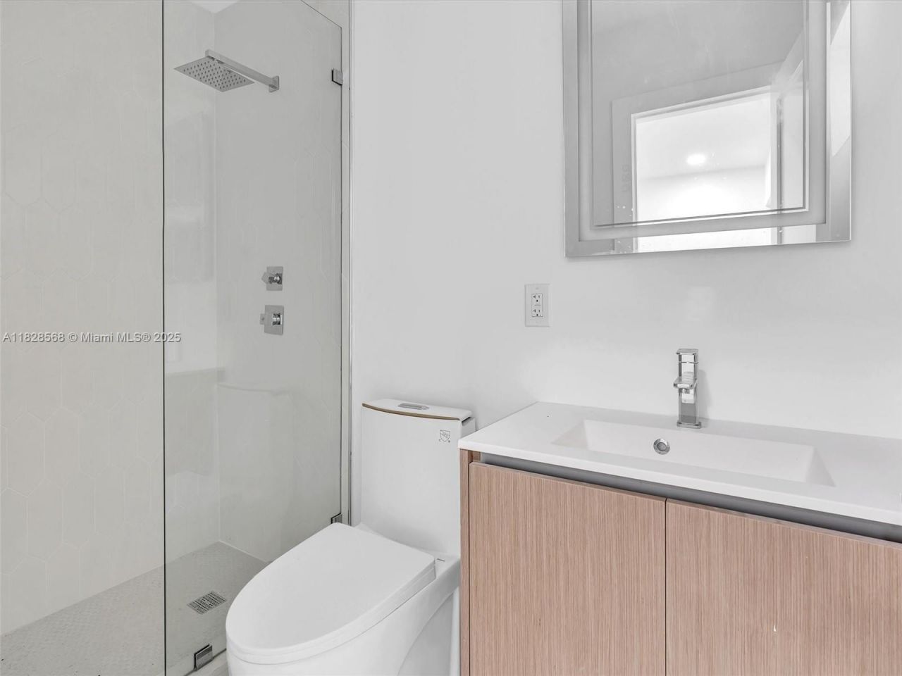 11900 N Bayshore Dr, Unit 1-8, North Miami, FL 33181 Photo