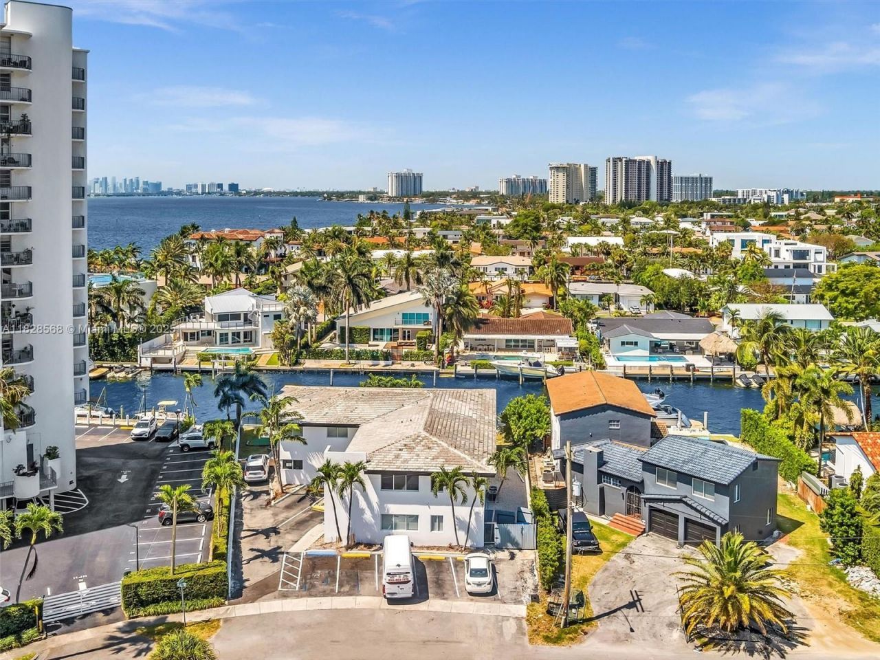 11900 N Bayshore Dr, Unit 1-8, North Miami, FL 33181 Photo