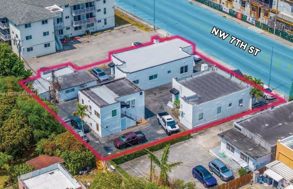 2244 NW 7th St, Miami, FL 33125 Photo