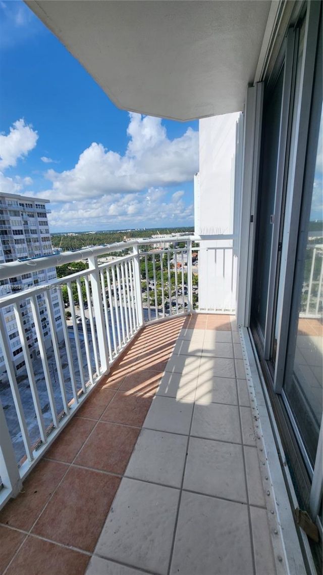 18051 Biscayne Blvd, Unit 1705, Aventura, FL 33160 Photo