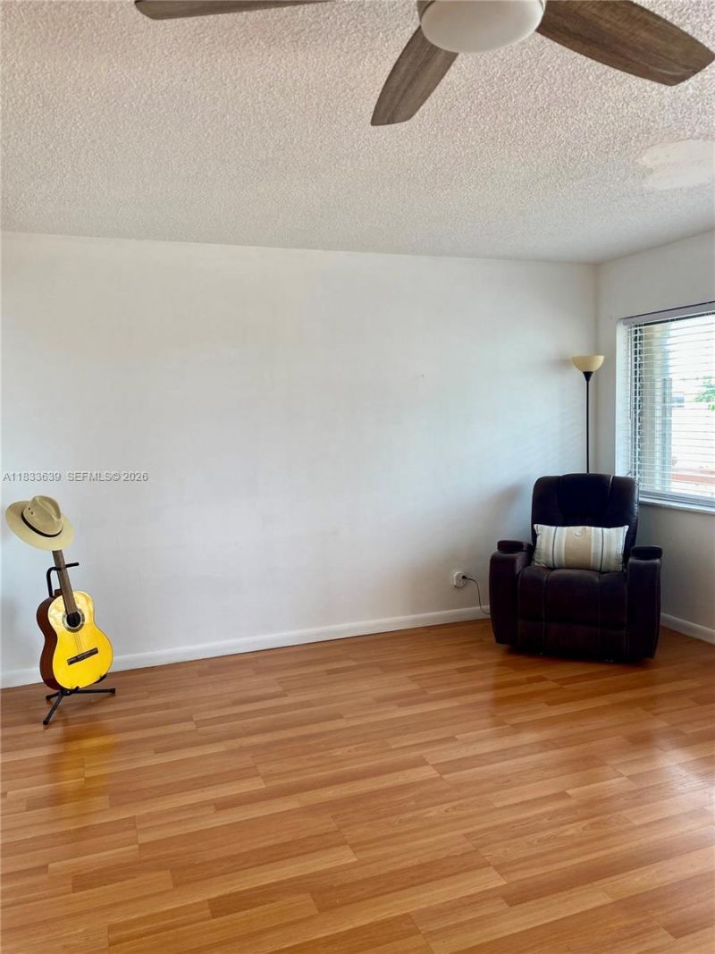 820 SW 11th Ave, Unit 15B, Hallandale Beach, FL 33009 Photo