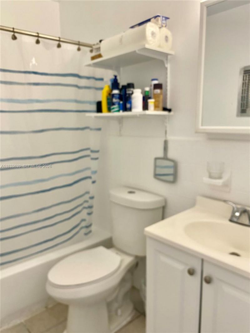 820 SW 11th Ave, Unit 15B, Hallandale Beach, FL 33009 Photo