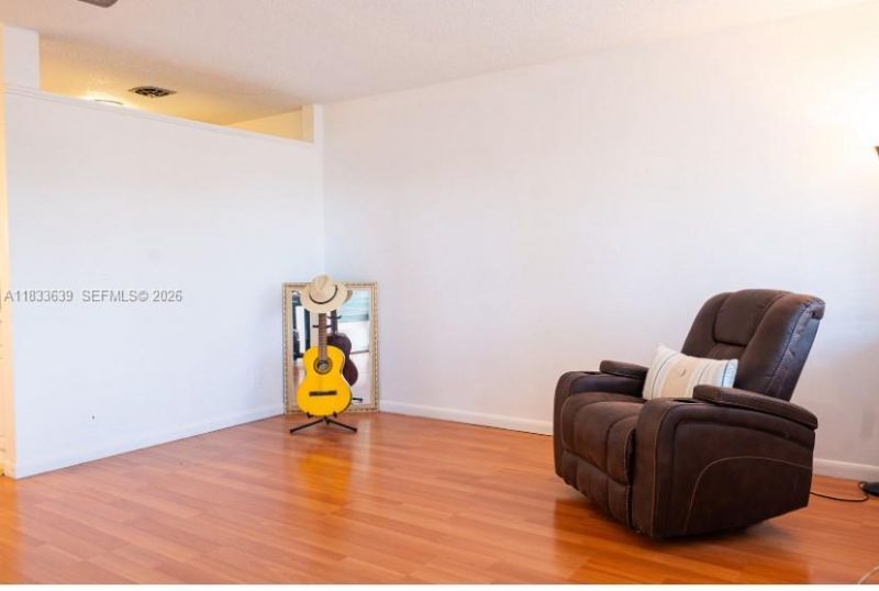 820 SW 11th Ave, Unit 15B, Hallandale Beach, FL 33009 Photo