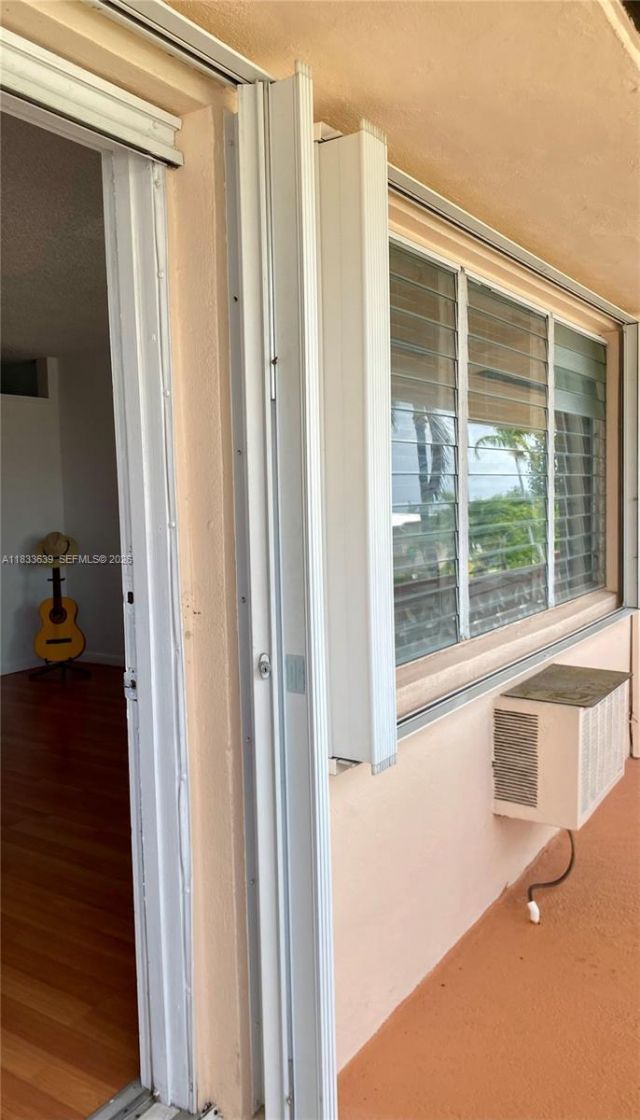 820 SW 11th Ave, Unit 15B, Hallandale Beach, FL 33009 Photo