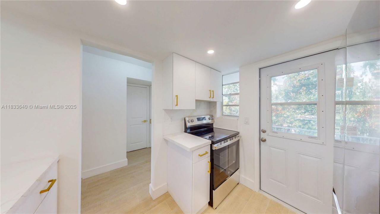 1333 E Hallandale Beach Blvd, Unit 326, Hallandale Beach, FL 33009 Photo