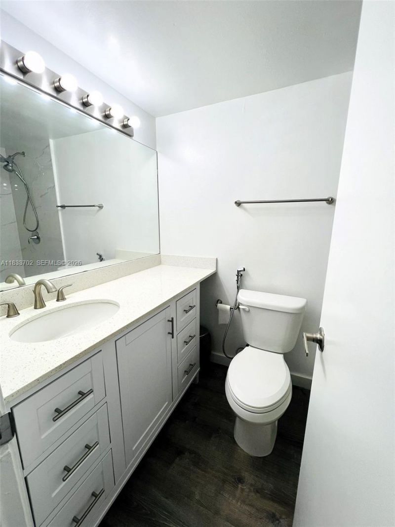 1020 Meridian Ave, Unit 201, Miami Beach, FL 33139 Photo