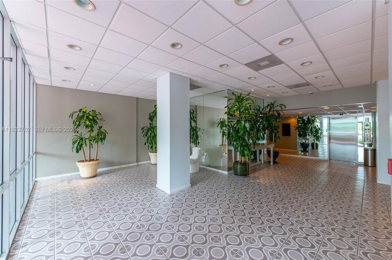 1020 Meridian Ave, Unit 201, Miami Beach, FL 33139 Photo