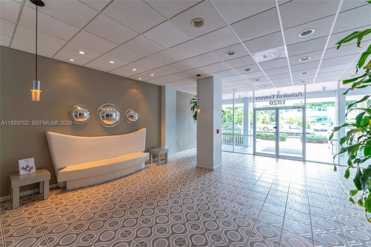 1020 Meridian Ave, Unit 201, Miami Beach, FL 33139 Photo