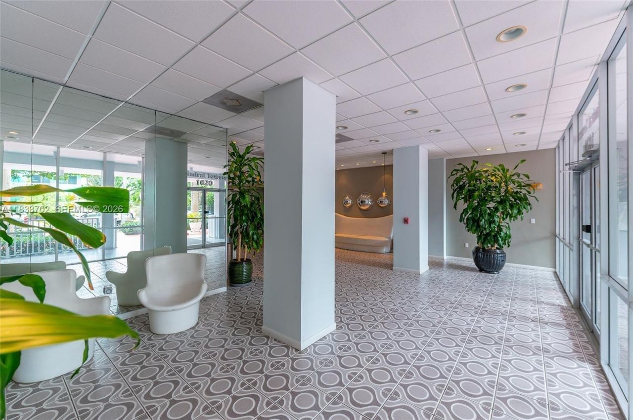 1020 Meridian Ave, Unit 201, Miami Beach, FL 33139 Photo
