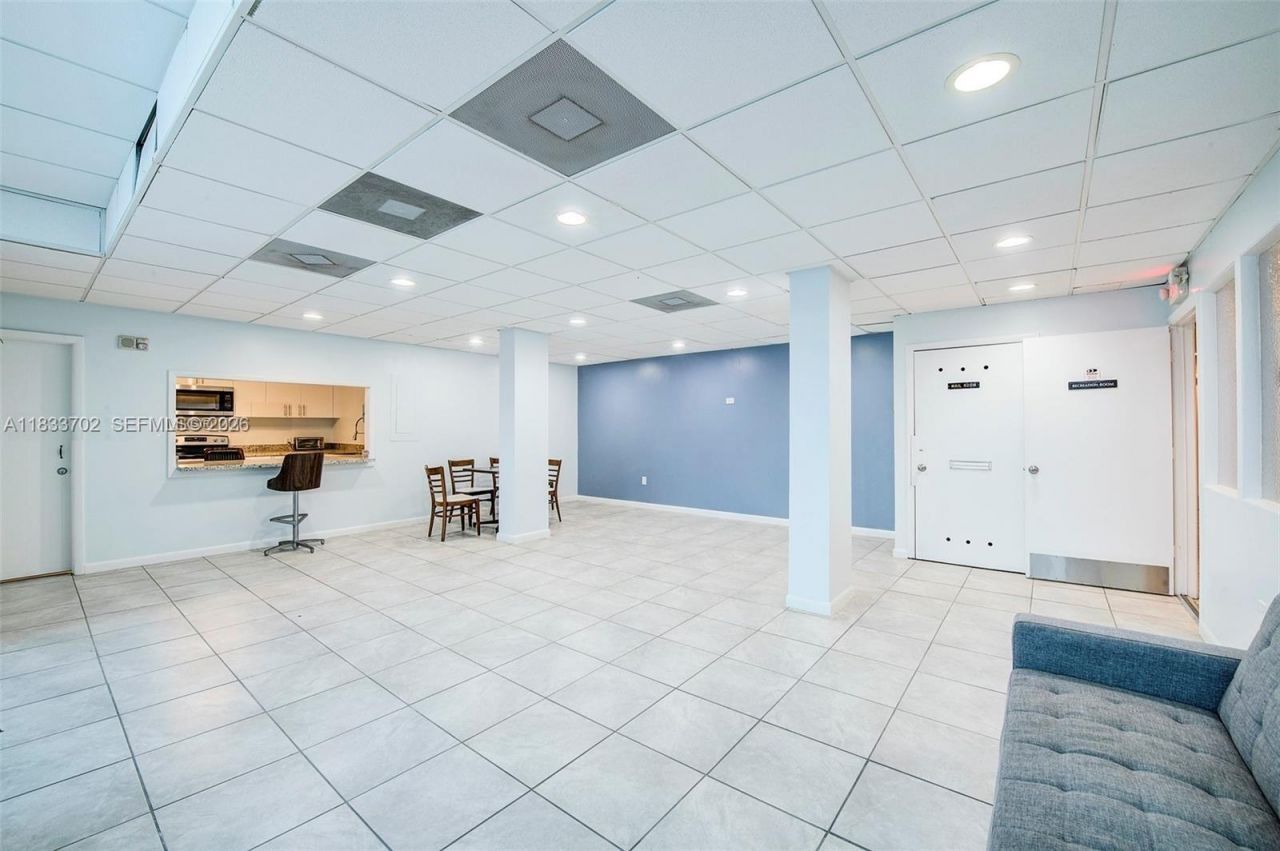 1020 Meridian Ave, Unit 201, Miami Beach, FL 33139 Photo