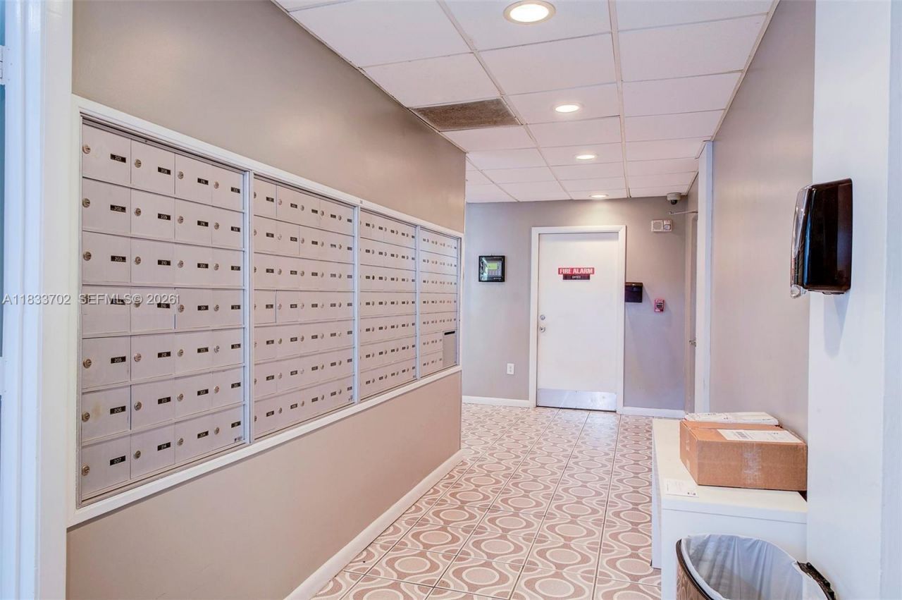 1020 Meridian Ave, Unit 201, Miami Beach, FL 33139 Photo