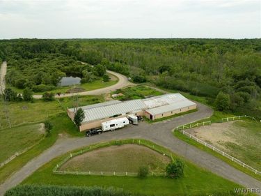 7452 Southwestern Boulevard, Derby, NY 14047