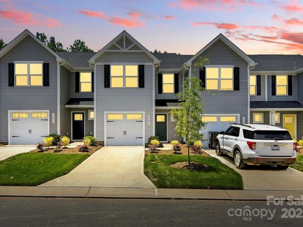 1525 39th Avenue Loop NE, Unit 4, Hickory, NC 28601