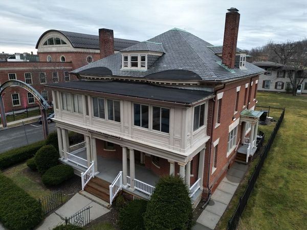 73 Chestnut St, Springfield, MA 01103