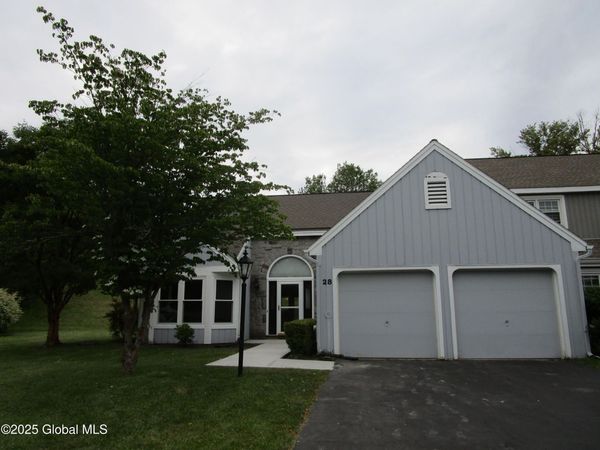 28 Wedgewood Lane, Voorheesville, NY 12186