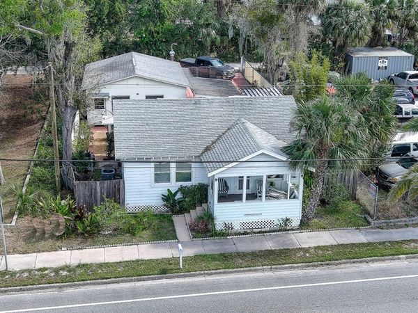 607 N Dixie, New Smyrna Beach, FL 32168