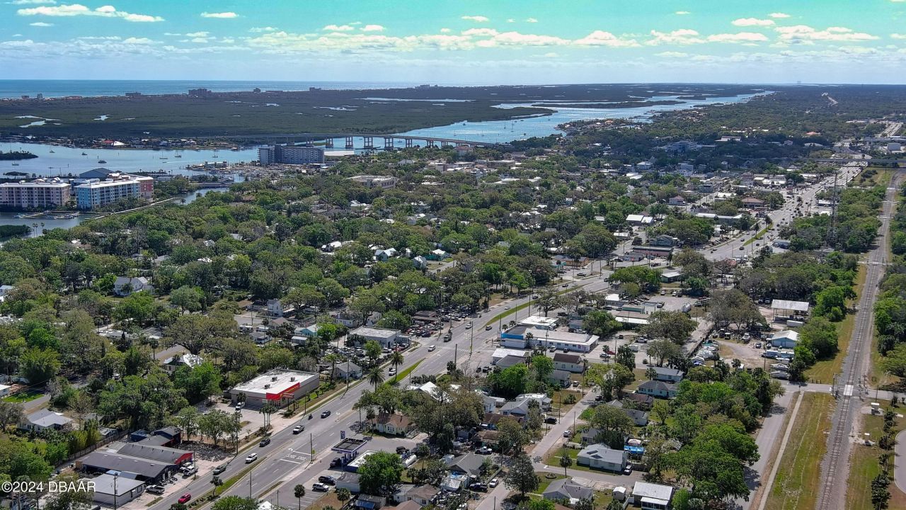 607 N Dixie, New Smyrna Beach, FL 32168 Photo