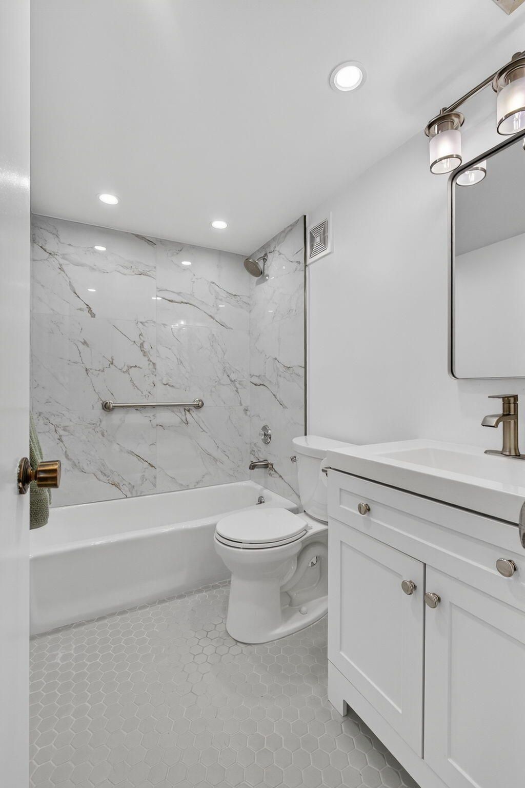 5335 SE Miles Grant Road, Unit 102, Stuart, FL 34997 Photo