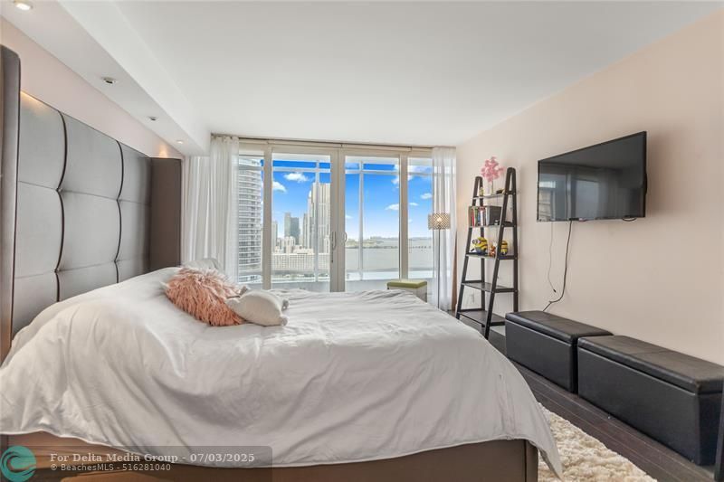 1717 N Bayshore Drive, Unit 3040, Miami, FL 33132 Photo