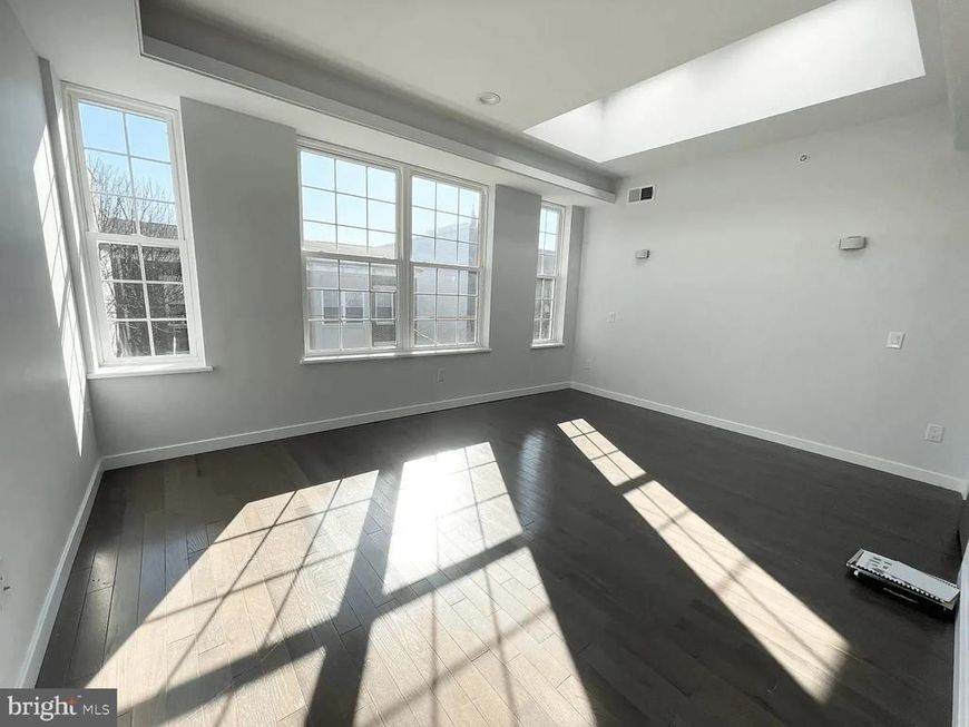 1334 N 7th Street, Philadelphia, PA 19122 Main Photo