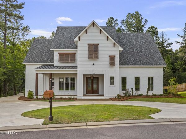 104 Westlake Circle West, Madison, MS 39110