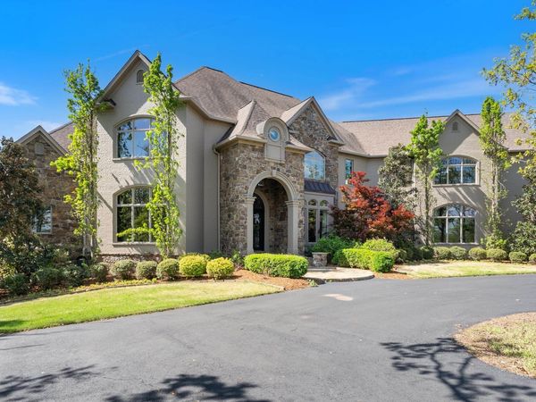11 Skyland Dr, Conway, AR 72032