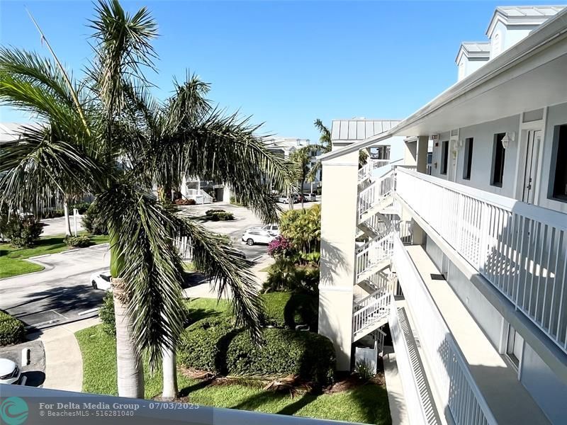 40 NE Plantation Road, Unit 410, Stuart, FL 34996 Photo