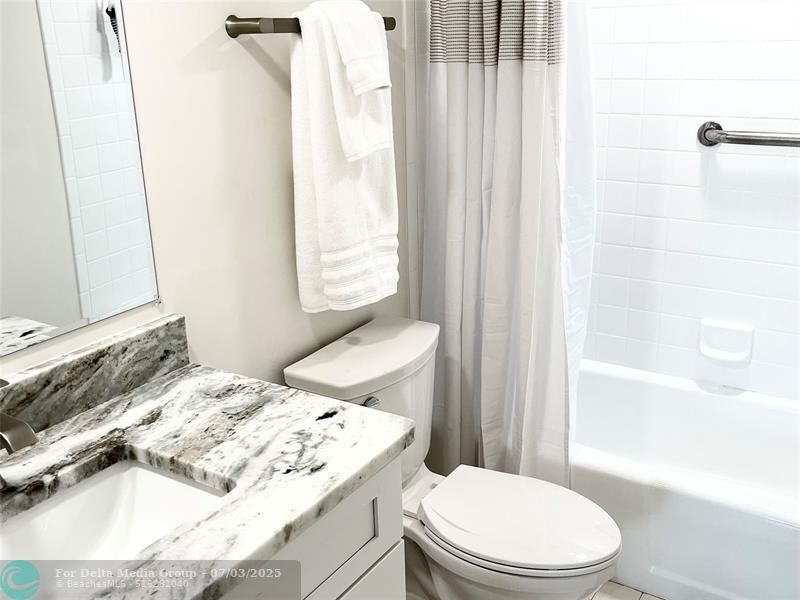 40 NE Plantation Road, Unit 410, Stuart, FL 34996 Photo