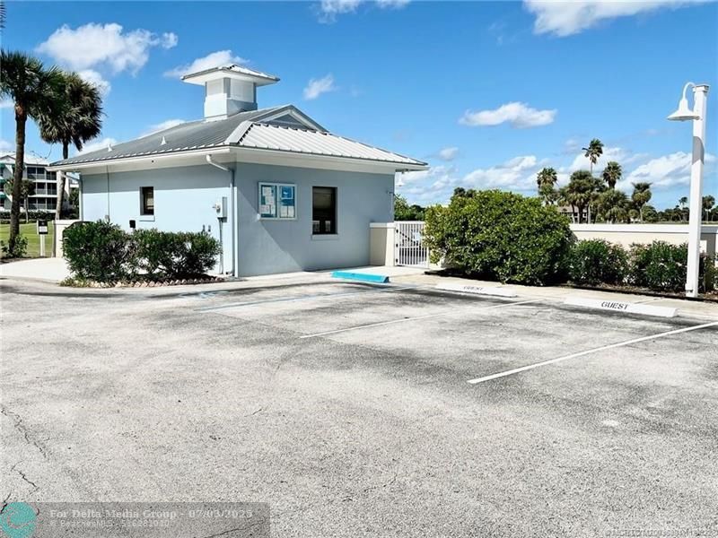 40 NE Plantation Road, Unit 208, Stuart, FL 34996 Photo