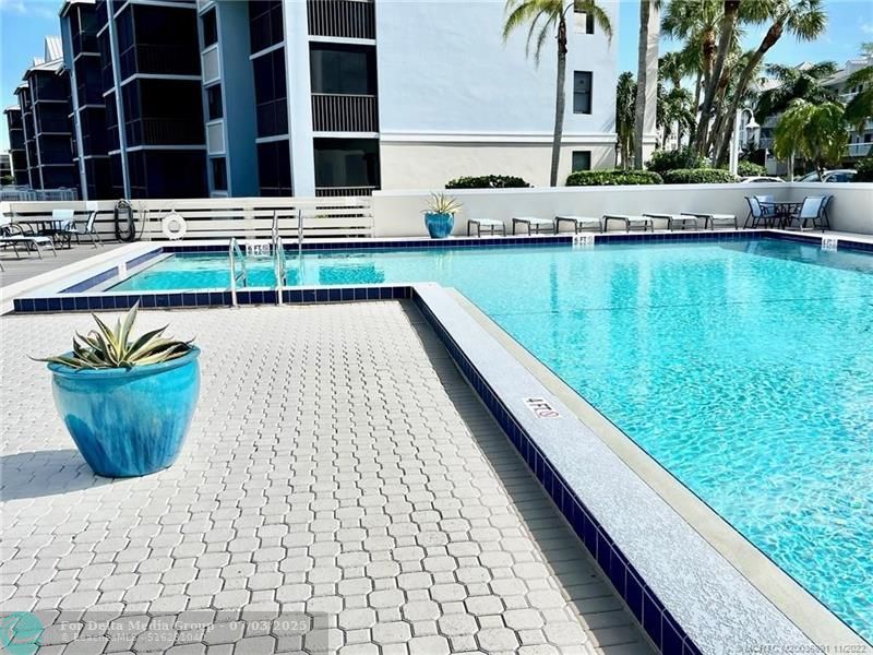 40 NE Plantation Road, Unit 208, Stuart, FL 34996 Photo
