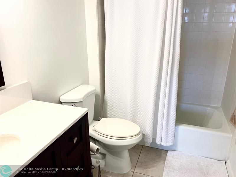 40 NE Plantation Road, Unit 208, Stuart, FL 34996 Photo