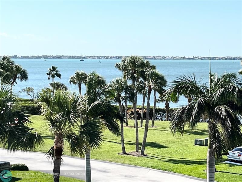 40 NE Plantation Road, Unit 208, Stuart, FL 34996 Photo