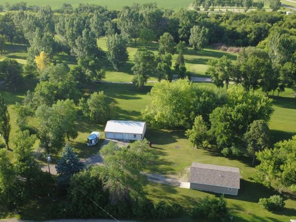 792 2nd Street NW, Hillsboro, ND 58045