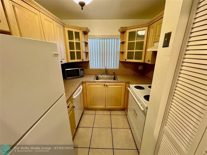 13500 NE 3rd Court, Unit 412, North Miami, FL 33161 Photo