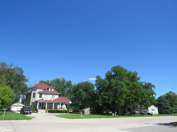 300 NE 6th Street, Pocahontas, IA 50574
