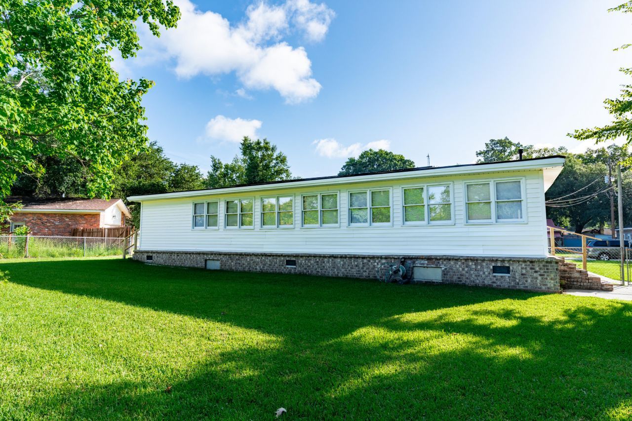 102 Jackson Road Photo 3