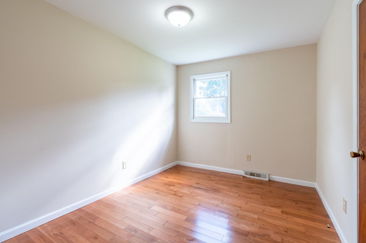 102 Jackson Road Photo 32