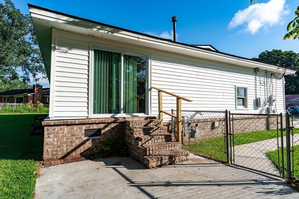 102 Jackson Road Photo 4