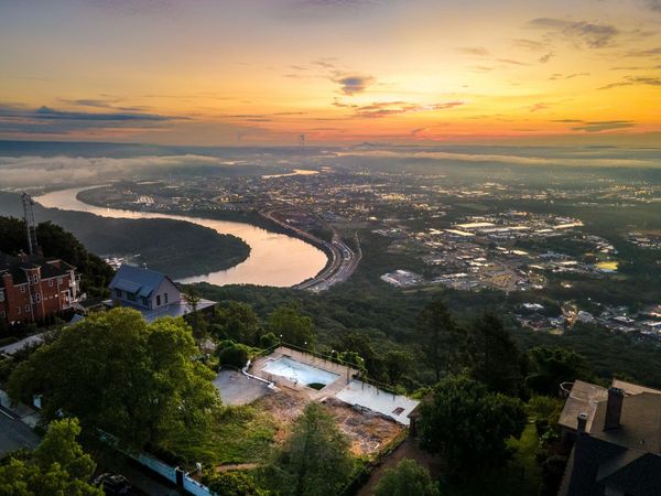 1107 E Brow Road, Lookout Mountain, TN 37350