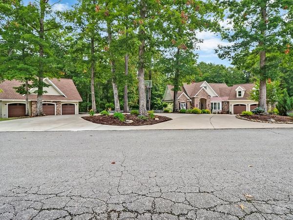 265 Falling Leaf Rd, Jamestown, TN 38556