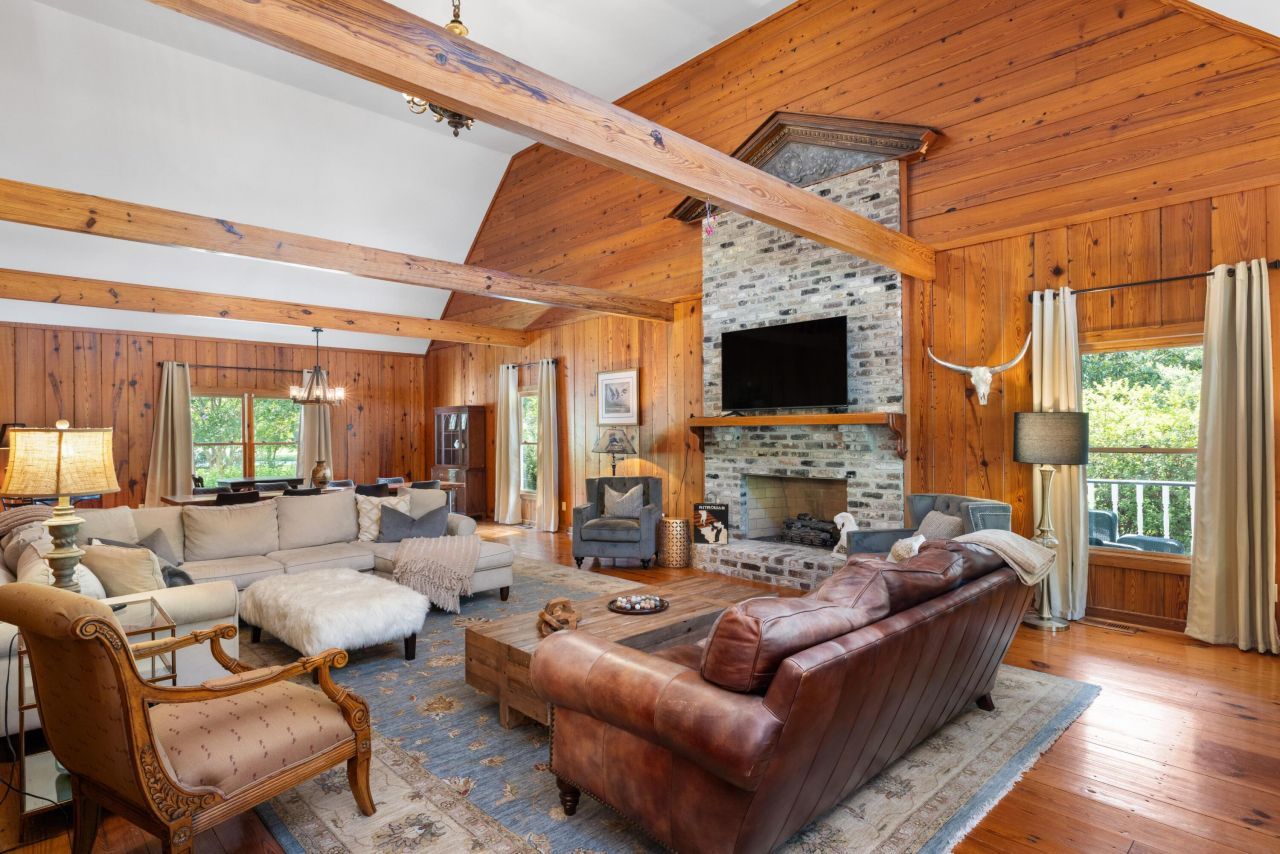 1068 Witherbee Road Photo 9