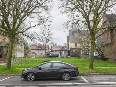 609 Rainbow Boulevard, Niagara Falls, NY 14303